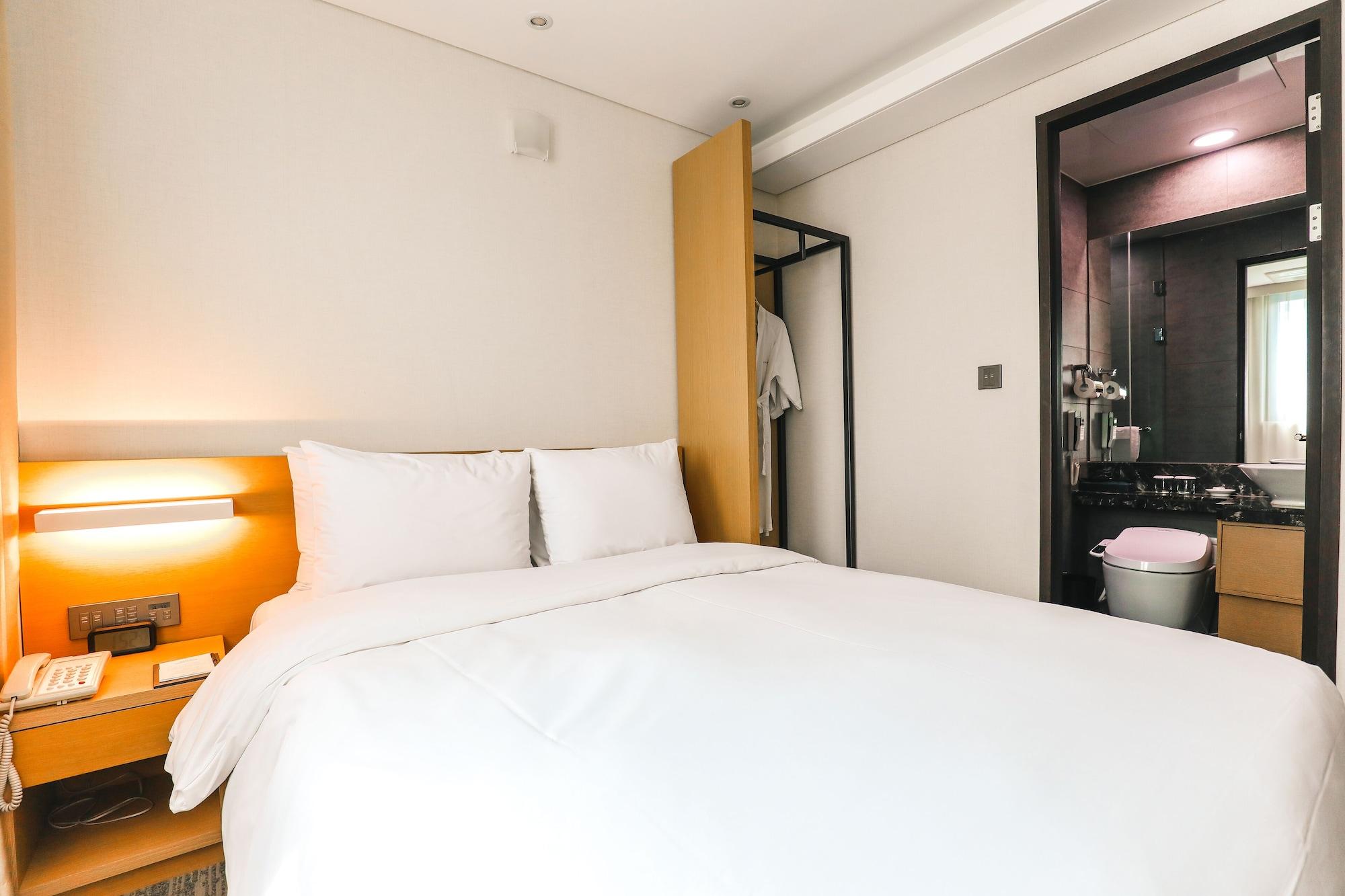 On City Hotel Cshonan Kültér fotó