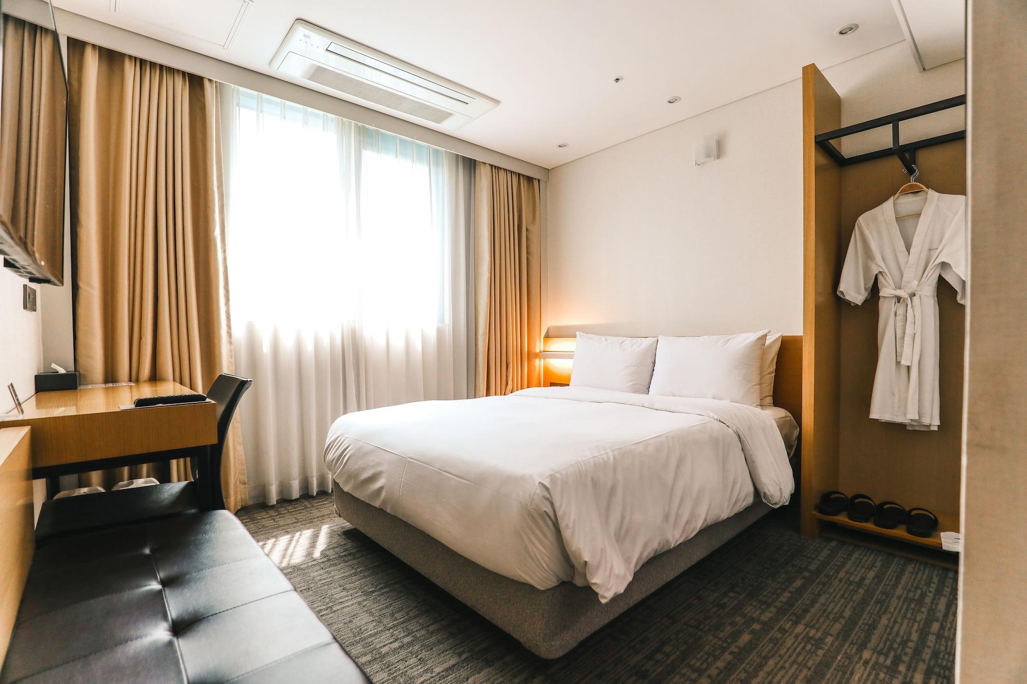 On City Hotel Cshonan Kültér fotó