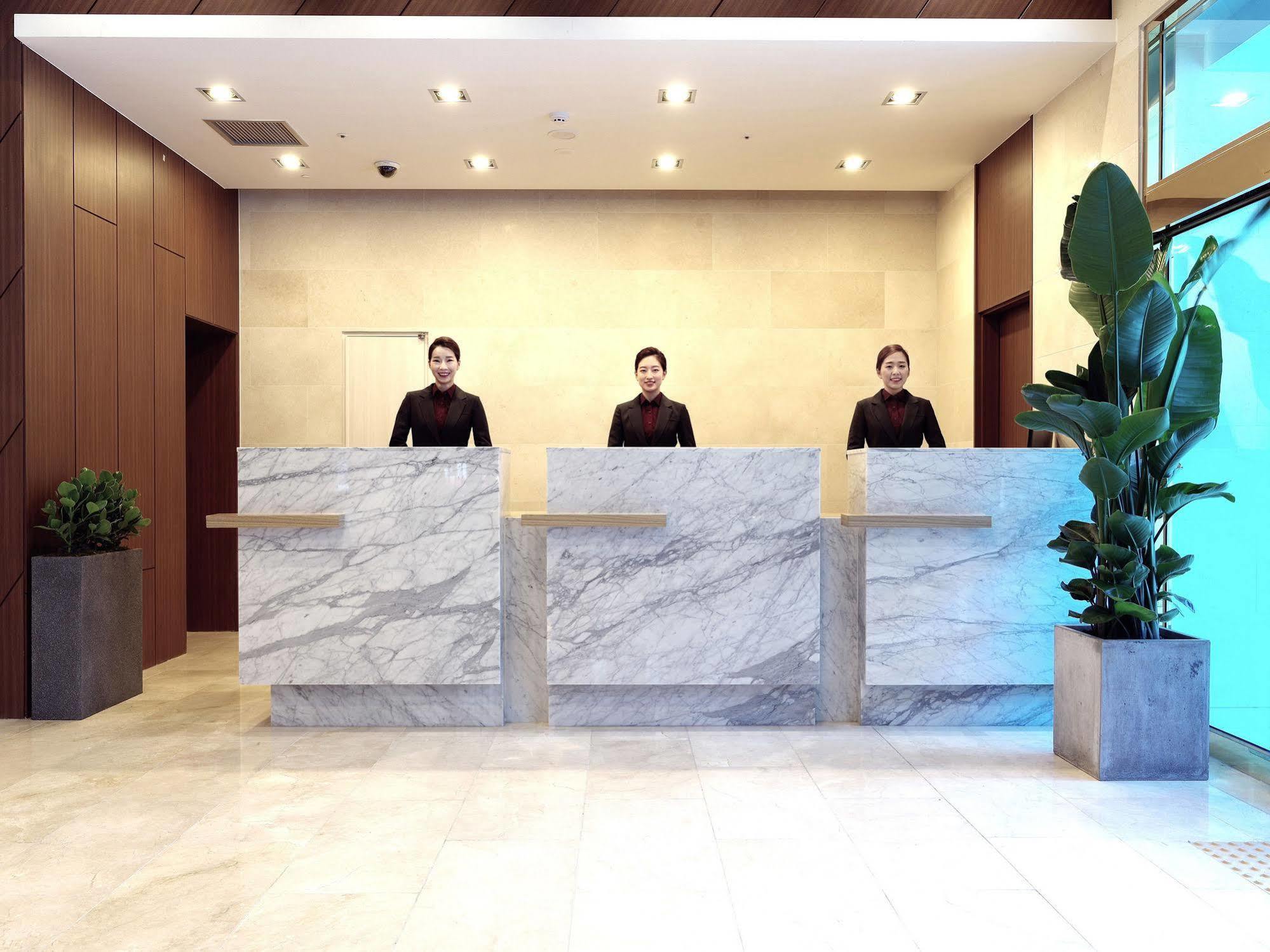 On City Hotel Cshonan Kültér fotó